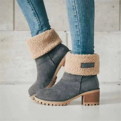 Mid-height wool boots