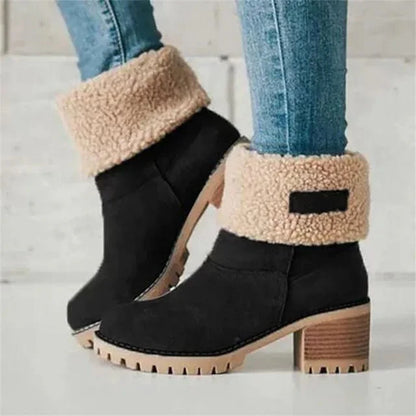 Mid-height wool boots