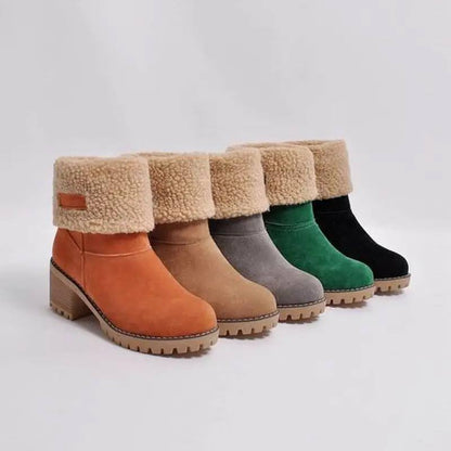 Mid-height wool boots